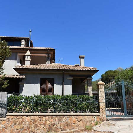 Villa Juniper Santa Maria Navarrese Eksteriør billede