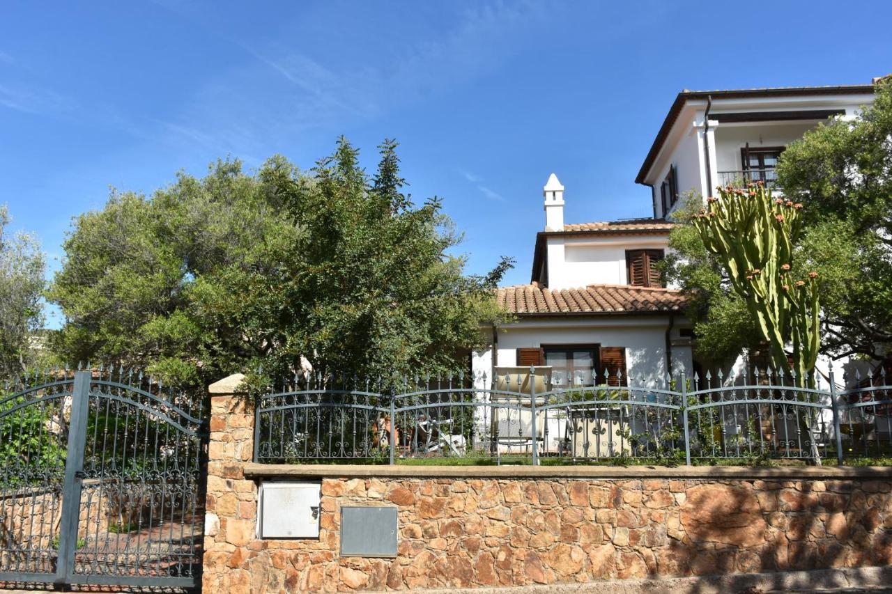 Villa Juniper Santa Maria Navarrese Eksteriør billede